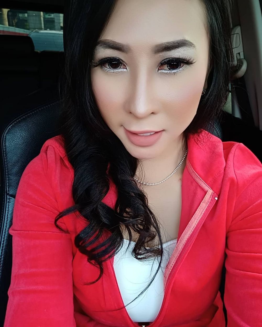 Segera menikah, ini 10 potret kekasih Rio Reifan yang mirip Dewi Sanca