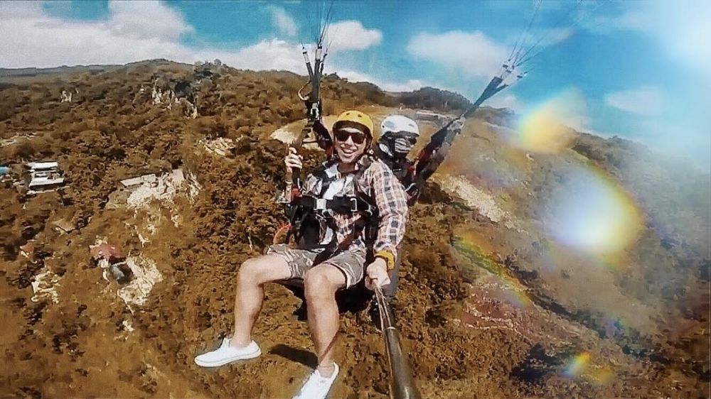 10 Pesona Krisjiana, cowok yang diajak kondangan Siti Badriah