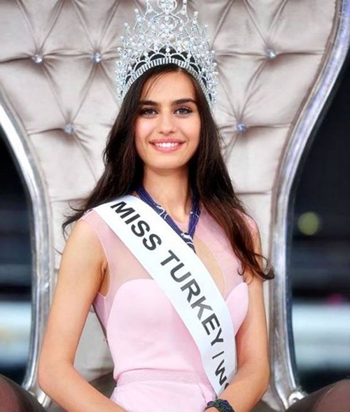 10 Pesona Amine Gulse, kekasih Mesut Ozil yang jadi Miss Turki 2014