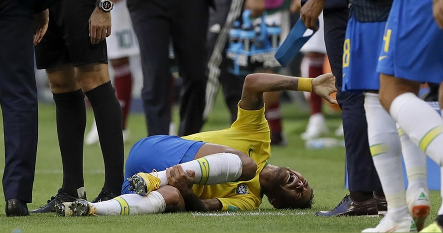 8 Video editan aksi diving Neymar ini bikin ngakak guling-guling