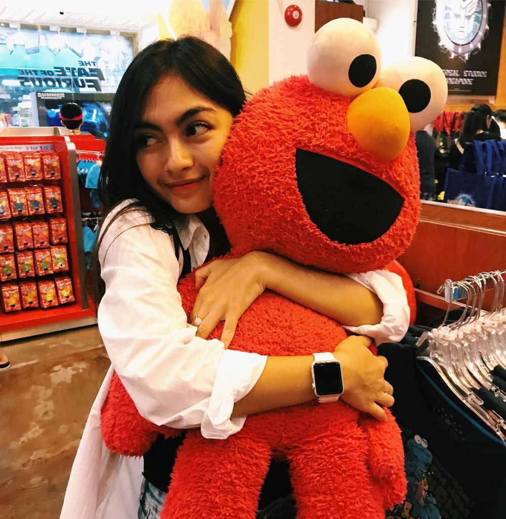 10 Pesona Vizza Dara, pesinetron cantik yang juga sahabat Siti Badriah