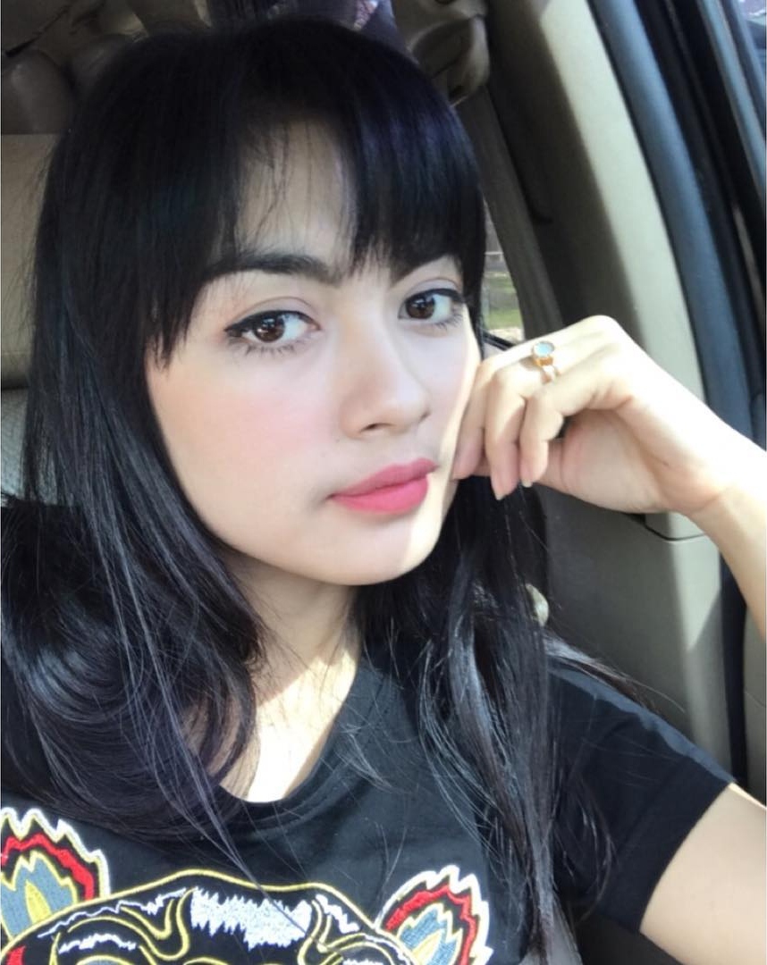 10 Pesona Vizza Dara, pesinetron cantik yang juga sahabat Siti Badriah