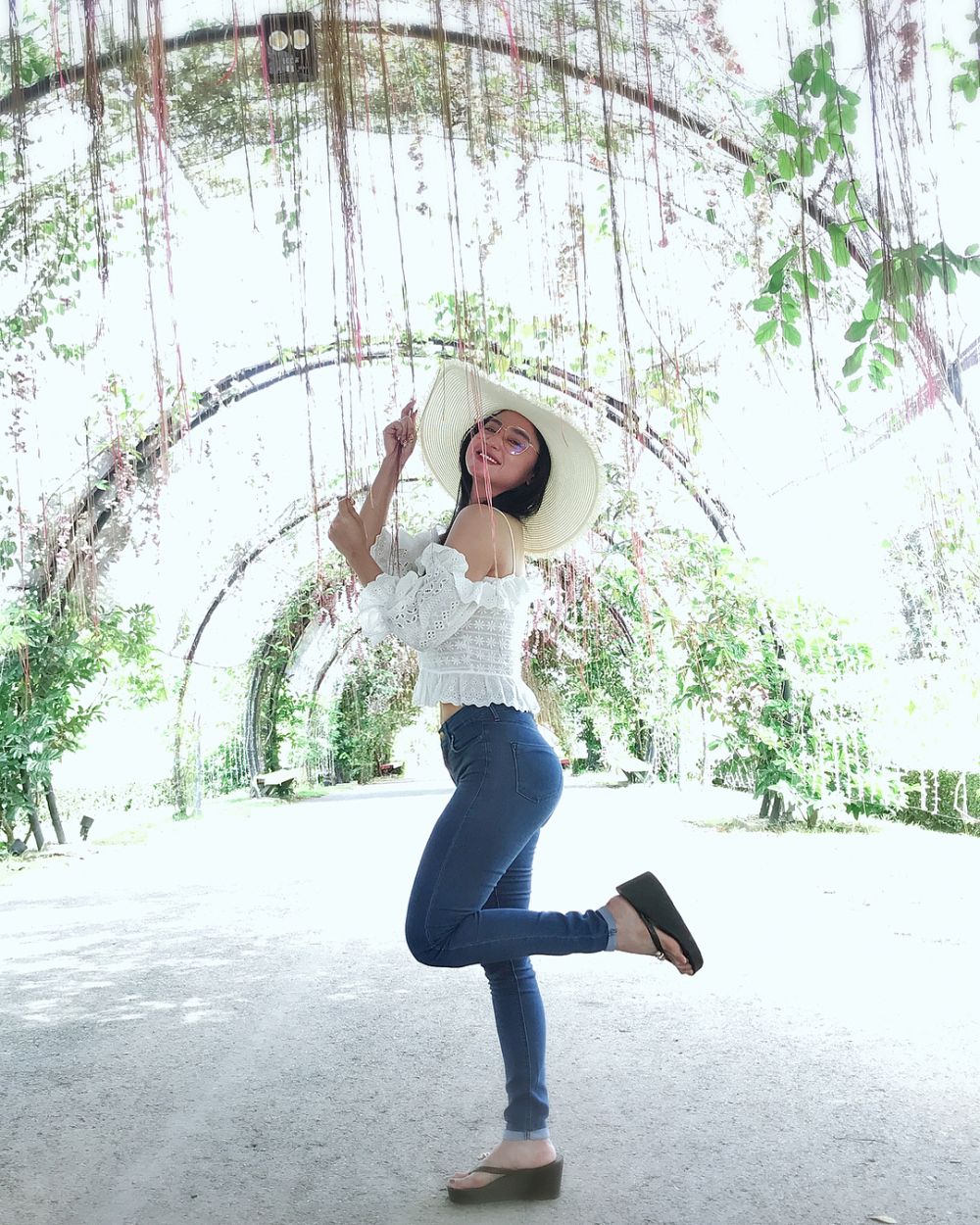 10 Potret Dewi Perssik liburan di Thailand, penuh keseruan