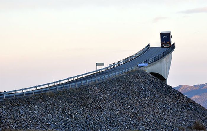 10 Potret ini momennya pas banget, sulit dipercaya dan bikin takjub