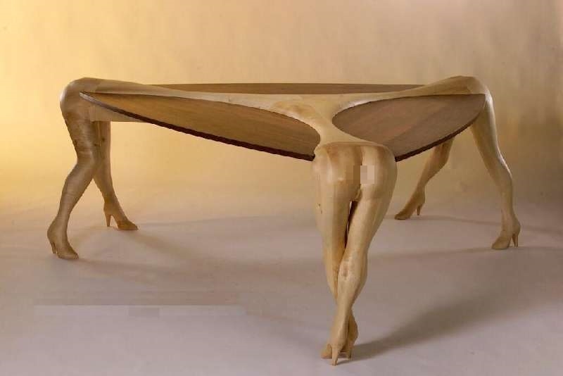 9 Desain kursi & meja ini absurd abis, bikin mikir kemana-mana