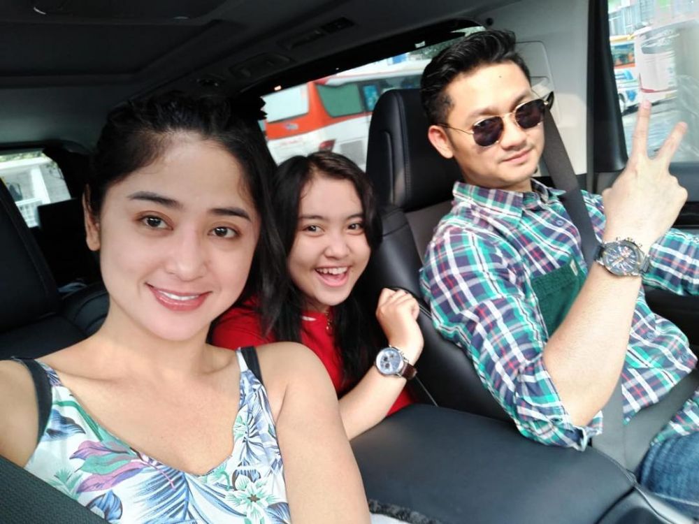 Biasa full makeup, begini wajah polos Dewi Perssik yang bikin terpana