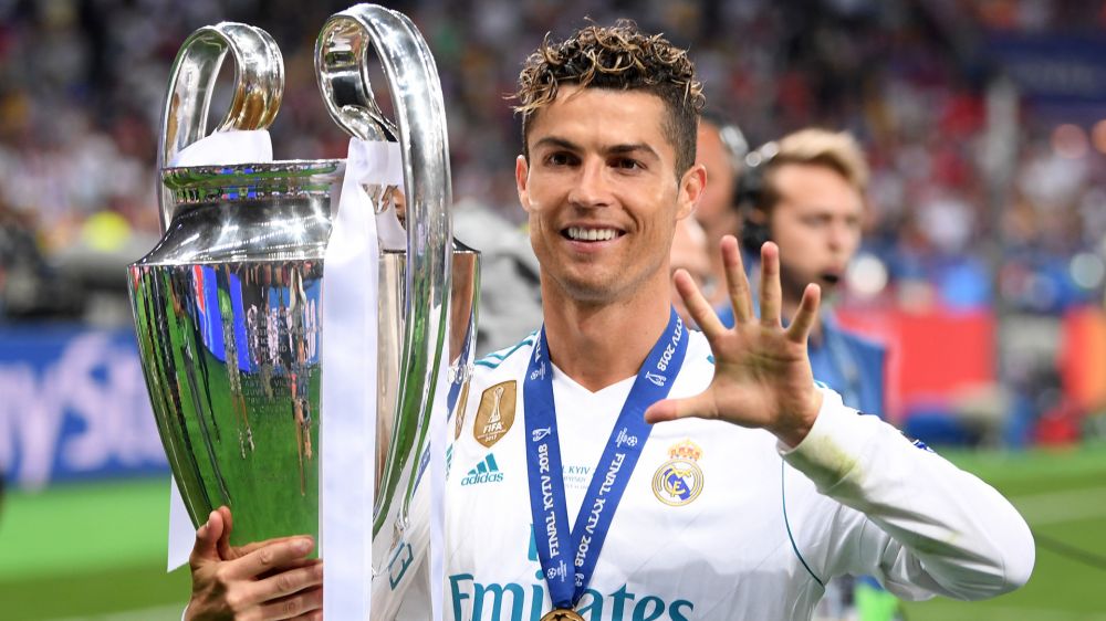 Kenapa Ronaldo selalu pakai jersey lengan panjang? Begini kisahnya
