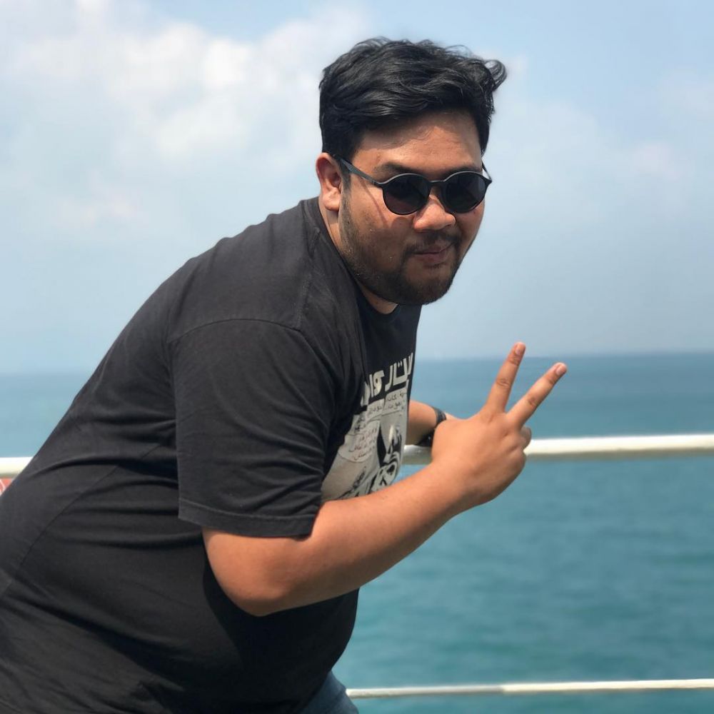 Beda dari lain, 10 seleb ini justru perankan dirinya sendiri di film