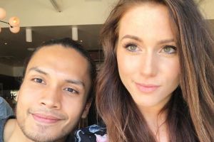 Menuju sah, Randy Pangalila resmi melamar kekasih bulenya