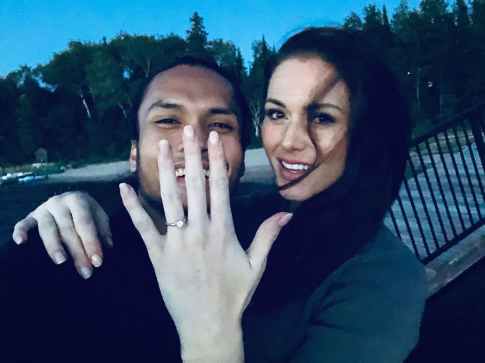 Menuju sah, Randy Pangalila resmi melamar kekasih bulenya