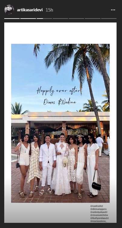 Momen hangat 8 seleb hadiri pernikahan Nadine dan Dimas Anggara