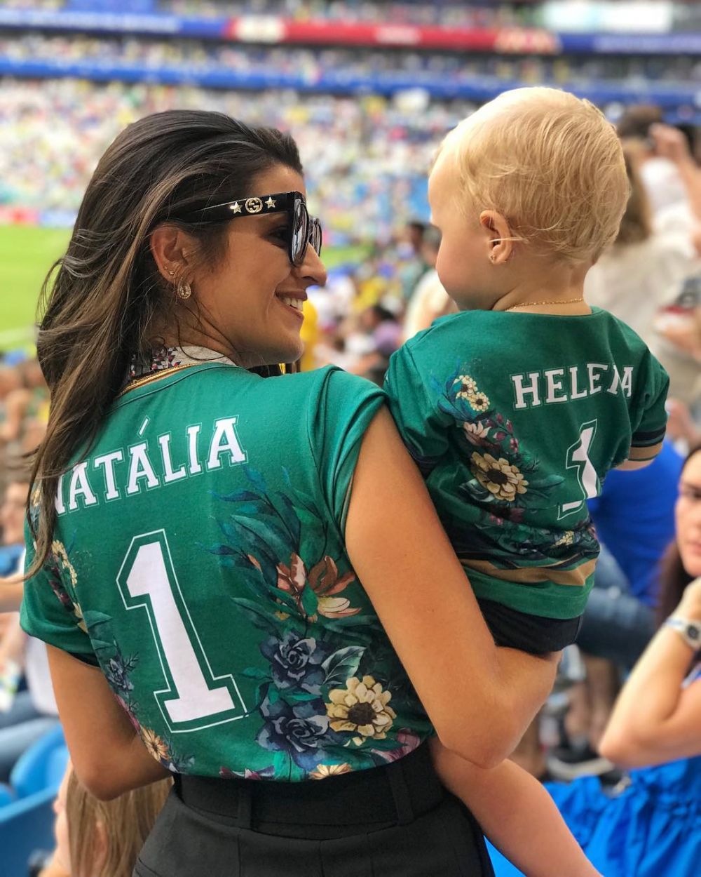 Momen seru 7 WAGs ajak sang buah hati nonton langsung Piala Dunia
