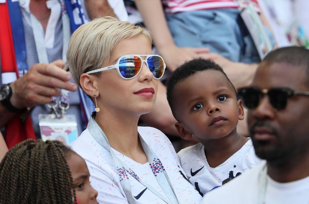 Momen seru 7 WAGs ajak sang buah hati nonton langsung Piala Dunia