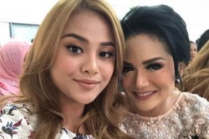 Tulis ucapan ulang tahun buat Aurel, Krisdayanti salah tulis usia
