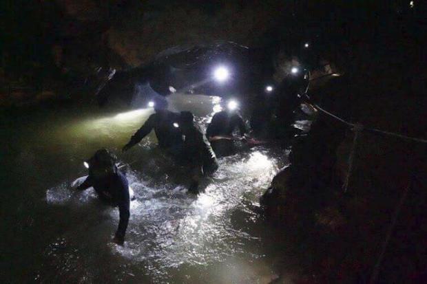 13 Korban dikeluarkan dari dalam gua, ini tahapan evakuasi nan heroik