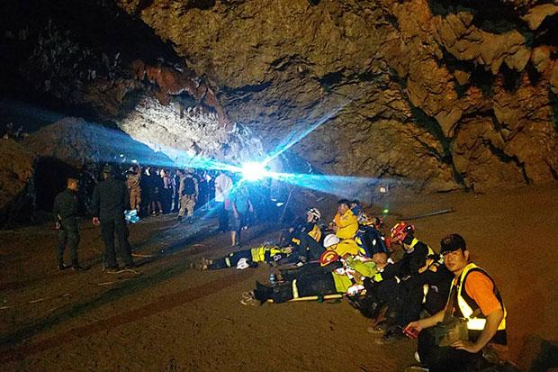 13 Korban dikeluarkan dari dalam gua, ini tahapan evakuasi nan heroik