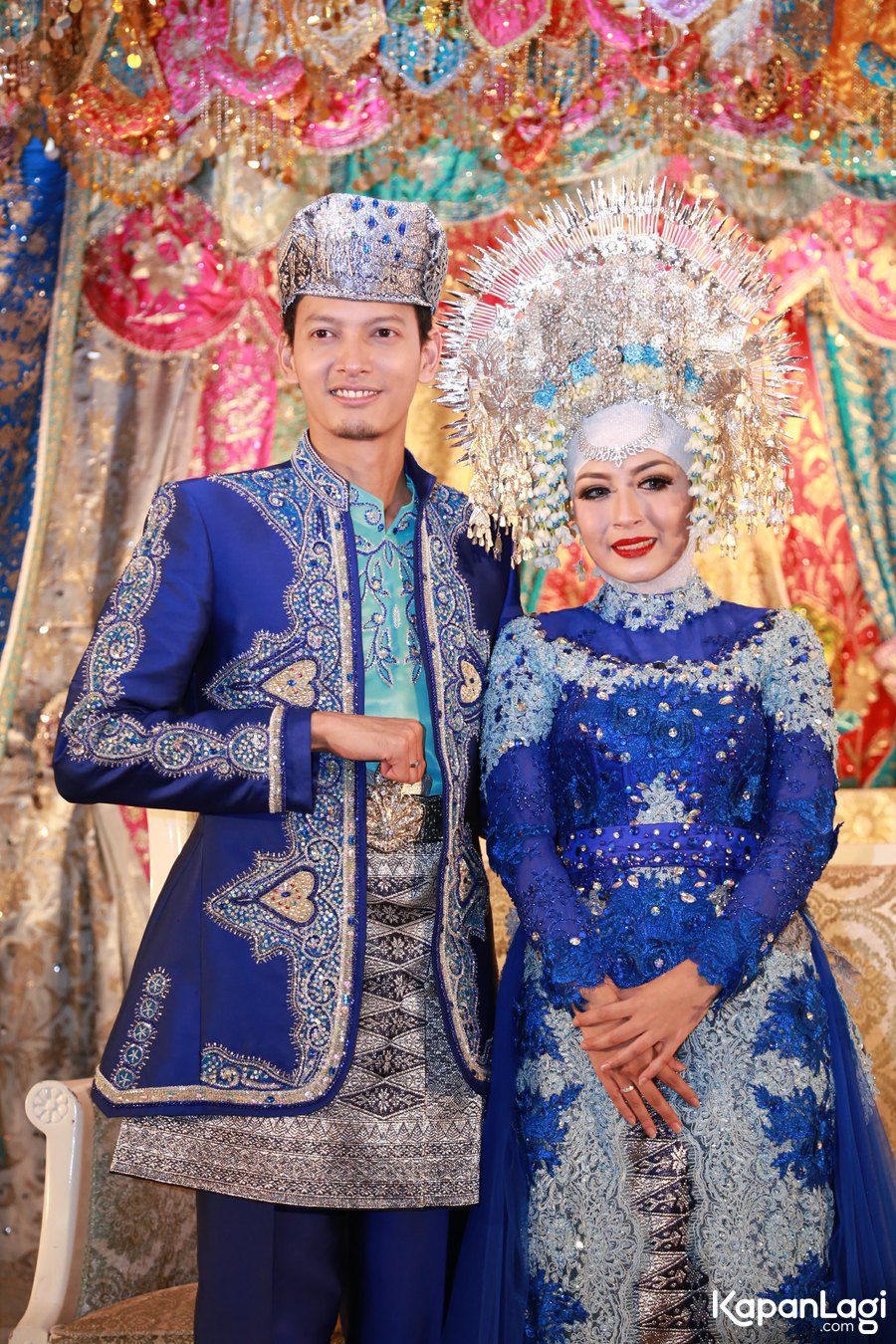 Gagah & elegan, 5 seleb ini menikah dalam balutan busana adat Minang