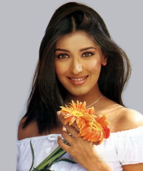 Divonis kanker, ini 10 potret Sonali Bendre aktris Bollywood era 90-an