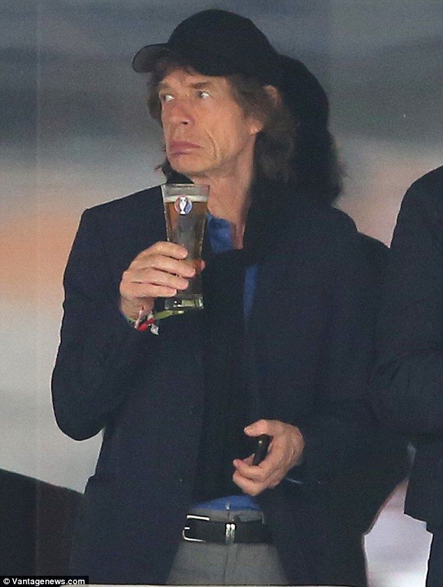 Aneh tapi nyata, ini 6 bukti Mick Jagger 'kutukan' dalam sepak bola