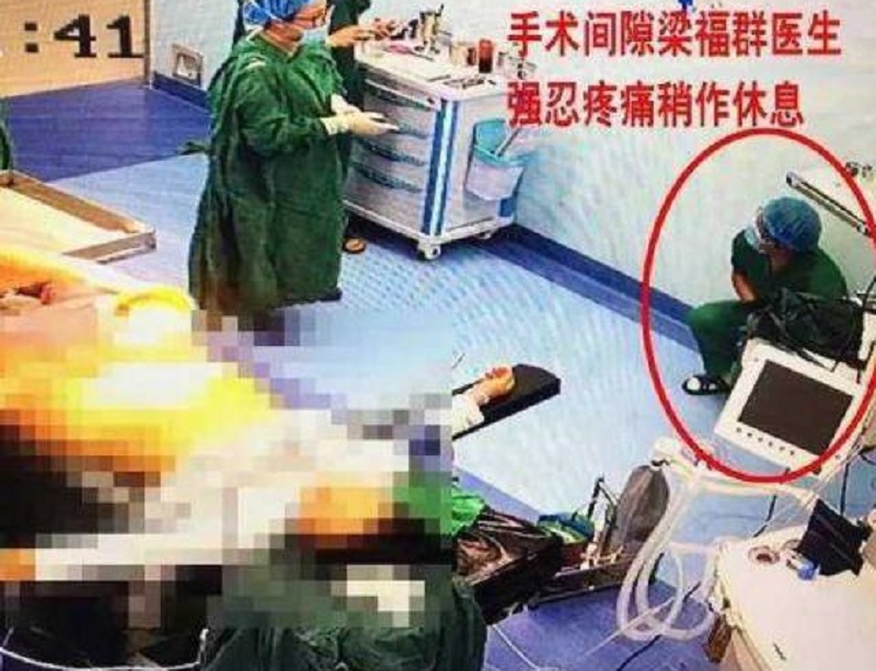 Kisah haru dokter mengoperasi 9 pasien sambil tahan sakit usus buntu