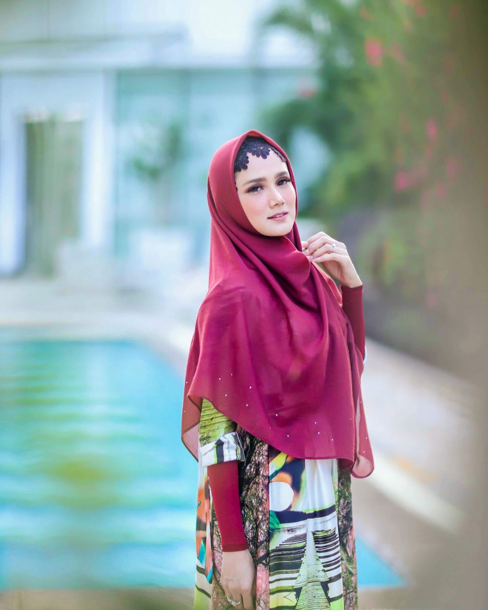 Dulu tampil seksi banget, 7 seleb cantik ini sekarang pilih berhijab