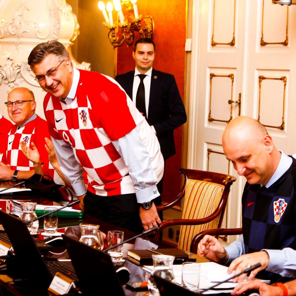 Lolos ke final, begini 4 momen seru politisi Kroasia dukung negaranya