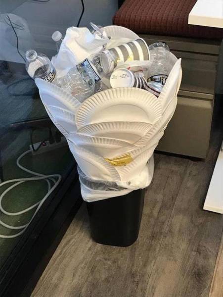 9 Kelakuan orang nggak tahu aturan ini bikin emosi sampai ubun-ubun