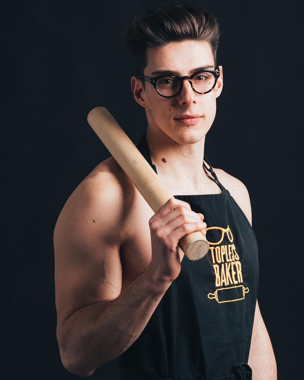 Matt Adlard, cowok tampan pembuat kue yang bikin kamu gagal fokus