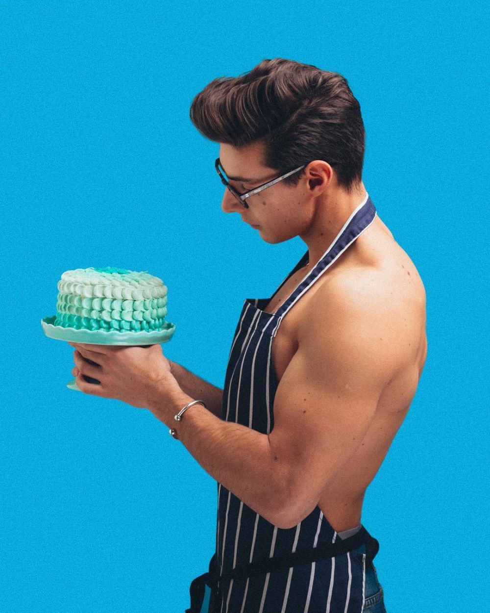 Matt Adlard, cowok tampan pembuat kue yang bikin kamu gagal fokus