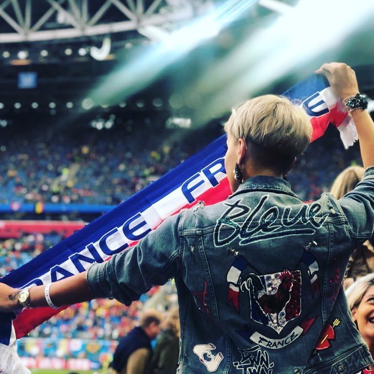 9 Gaya Isabelle, istri Blaise Matuidi yang nyentrik abis