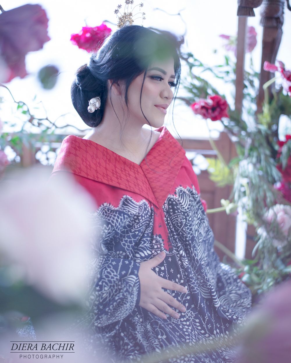Dua kali foto maternity, ini beda 7 gaya Kahiyang Ayu yang memesona