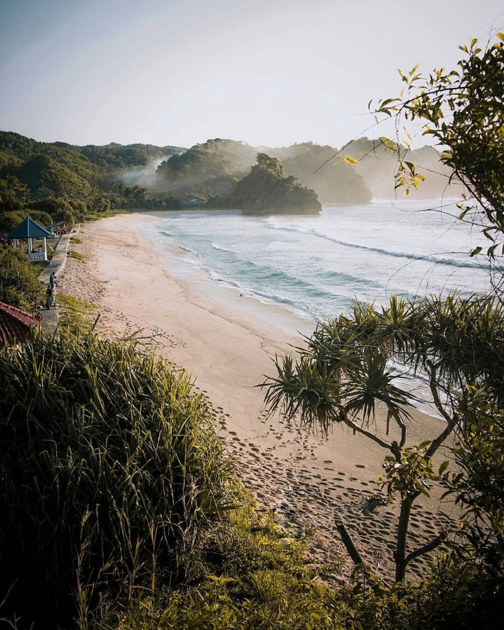 10 Pesona pantai Watu Karung & G-Land, tempat syuting Kul