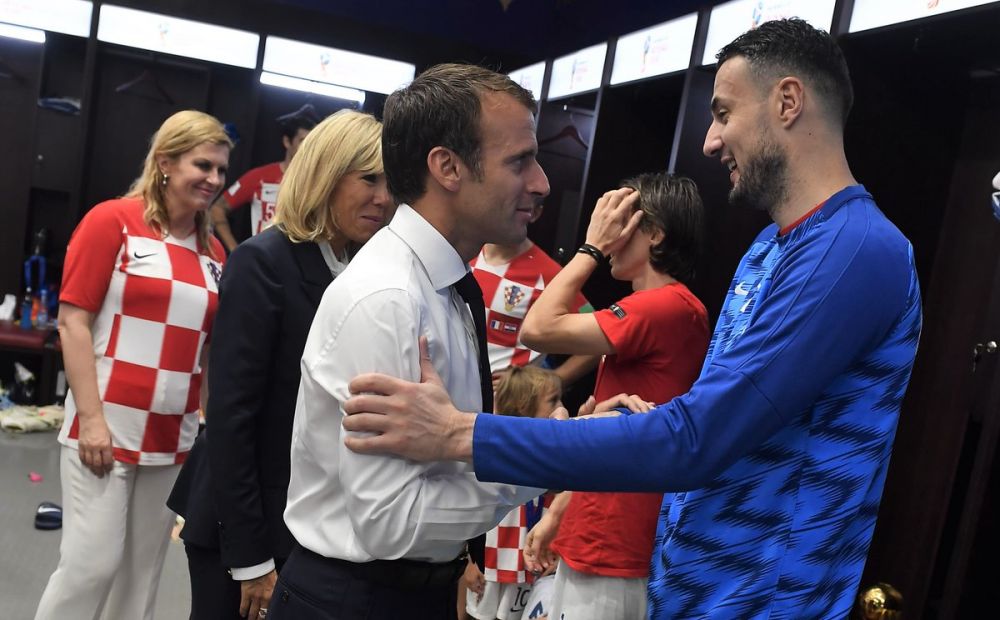 Presiden Kroasia peluk pemain Prancis, ini balasan Presiden Prancis