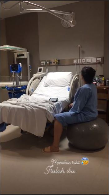 Melahirkan anak pertama, ini 8 momen haru persalinan Vicky Shu