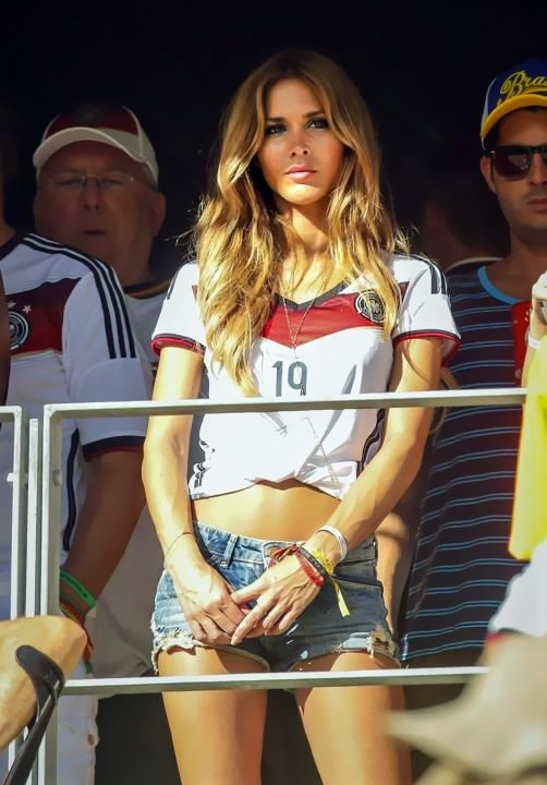15 Suporter sepak bola cantik ini bikin nggak rela Piala Dunia kelar
