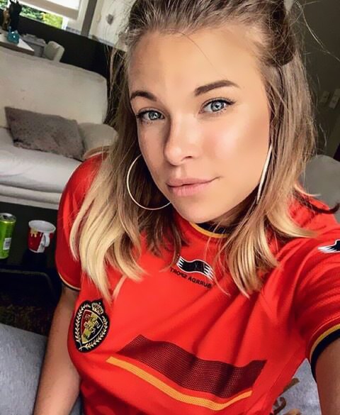 15 Suporter sepak bola cantik ini bikin nggak rela Piala Dunia kelar