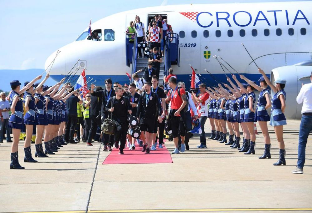 Bak pahlawan, begini 10 potret meriah penyambutan timnas Kroasia