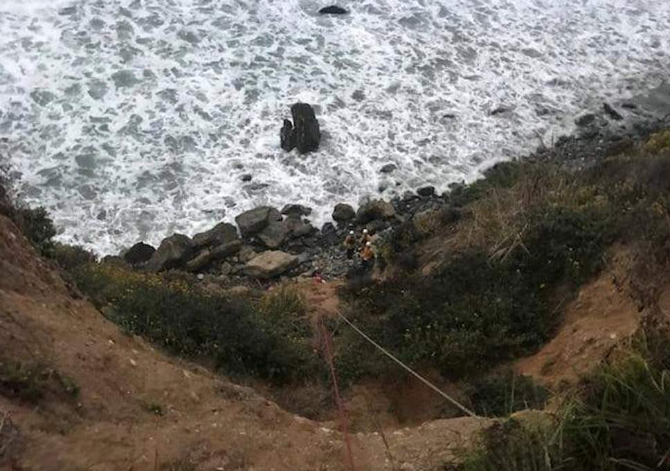 Terperosok ke jurang, cara wanita ini bertahan hidup bikin terkejut