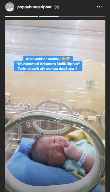 Poppy Bunga melahirkan anak kedua, ini potret imut bayinya