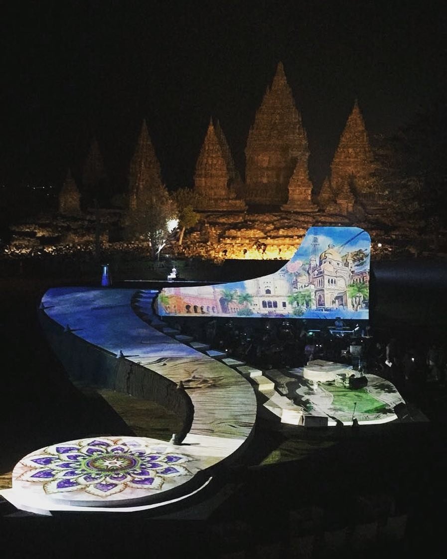 Potret megahnya panggung penggabungan api Asian Games di Yogyakarta