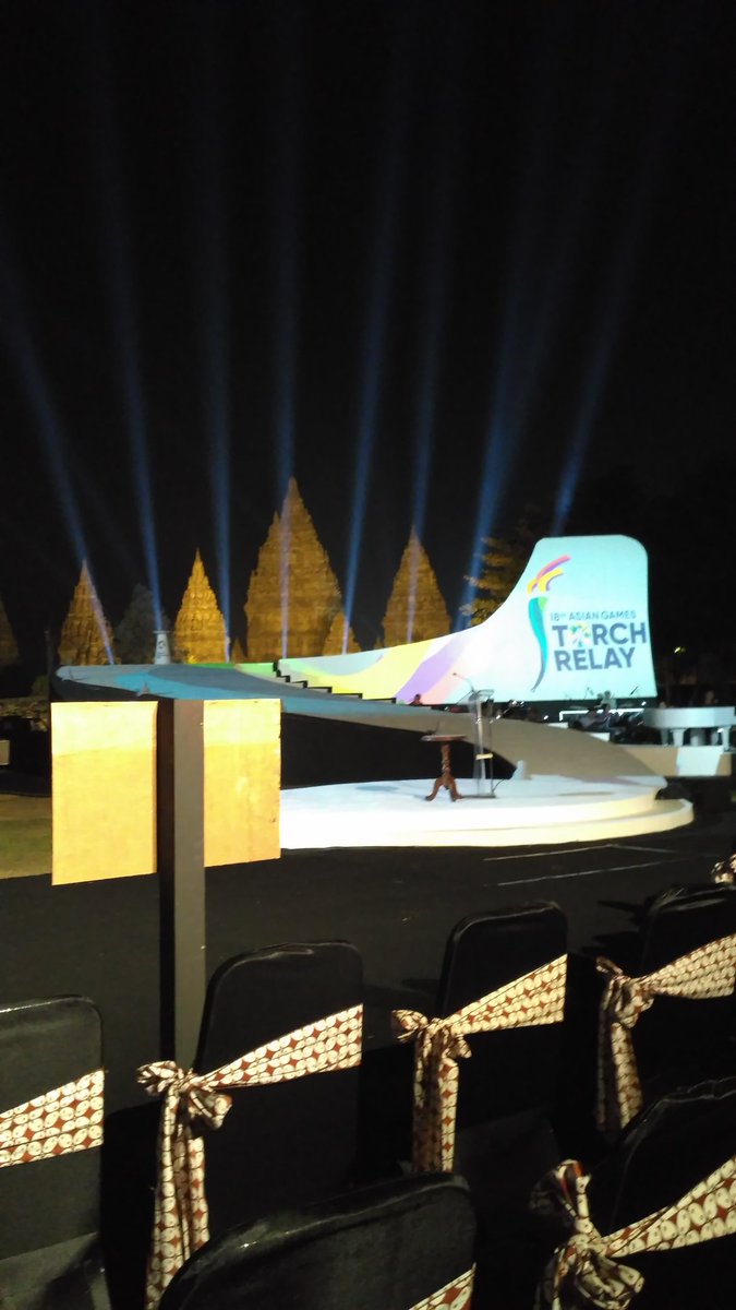 Potret megahnya panggung penggabungan api Asian Games di Yogyakarta