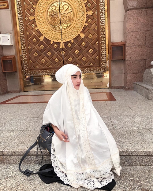 10 Pesona calon istri Atta Halilintar, artis Bigo Live yang berhijrah