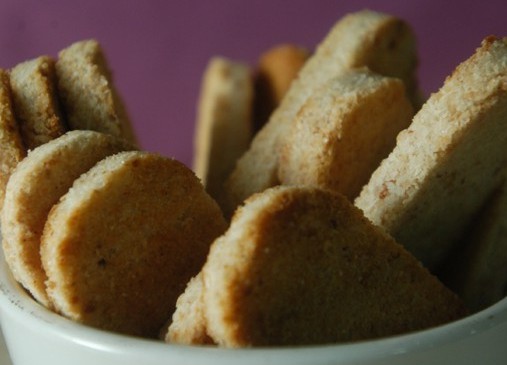 7 Kue khas Nusantara dari kelapa parut ini gurihnya bikin ketagihan