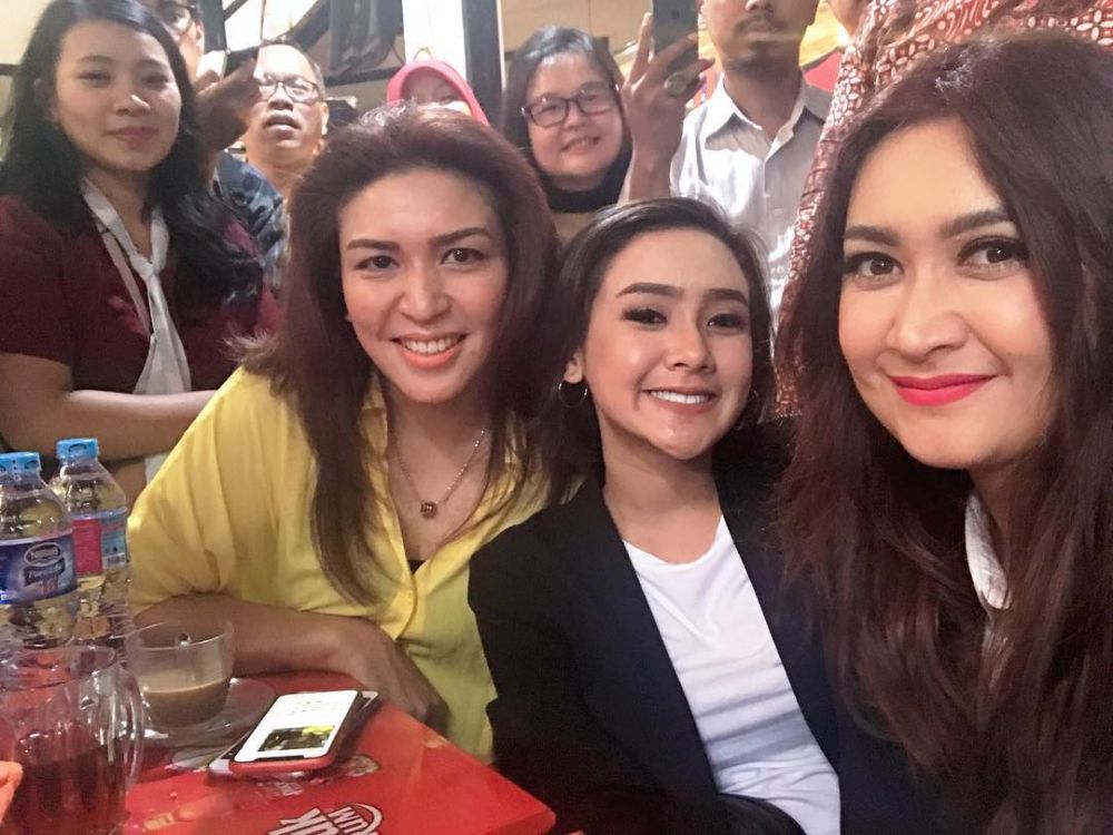 10 Momen akrab sahabatan Nafa Urbach & Cita Citata, duo janda cantik