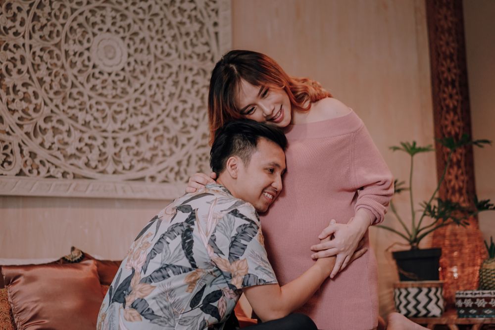 Dua kali foto maternity, ini beda 6 gaya Cherly eks Cherrybelle
