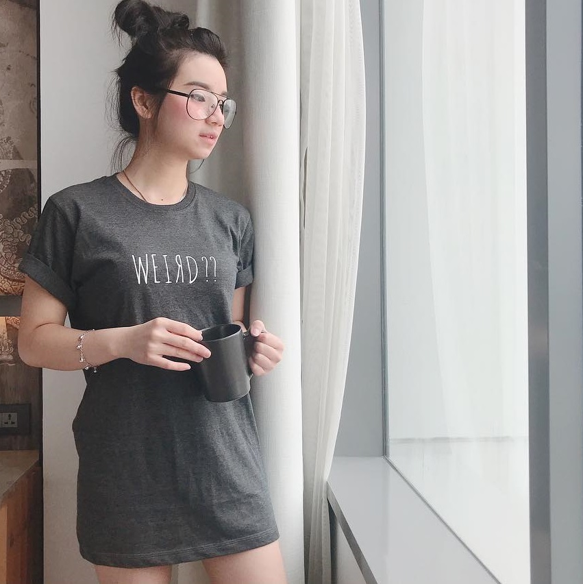 10 Pesona Yolanda Theresia, YouTuber yang cantiknya bak Barbie