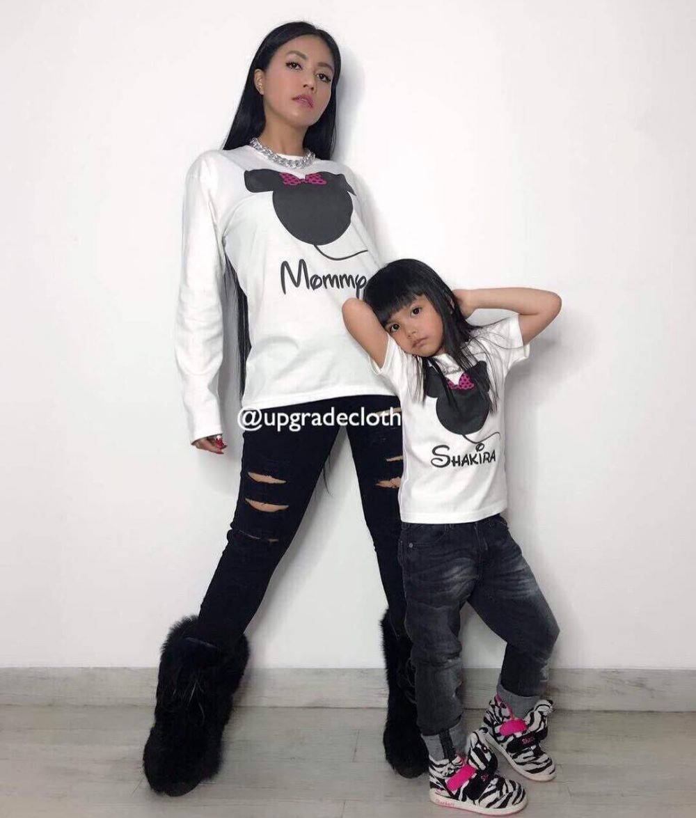 Kompak abis, ini 10 momen ceria Denada & putrinya saat kembaran baju