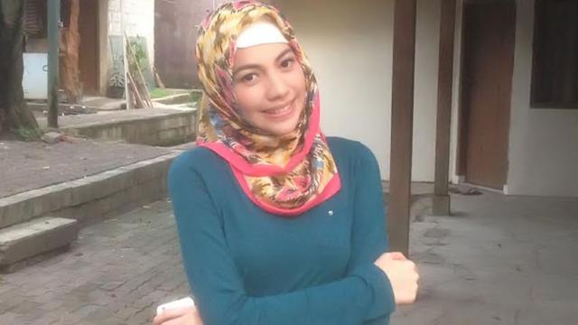 Totalitas berakting, 6 seleb ini pernah perankan karakter beda agama