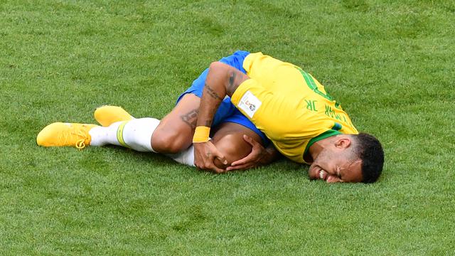 Kerap dijadikan meme, rekan Neymar di timnas & klub naik pitam