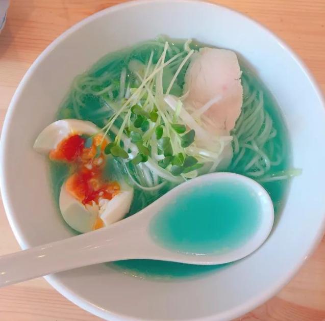 Jadi favorit banyak orang, ini 6 varian mi unik dari berbagai negara